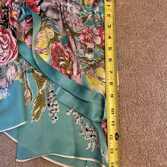 Cabi size Medium 100% silk robe Kimono. - Picture 6 of 10